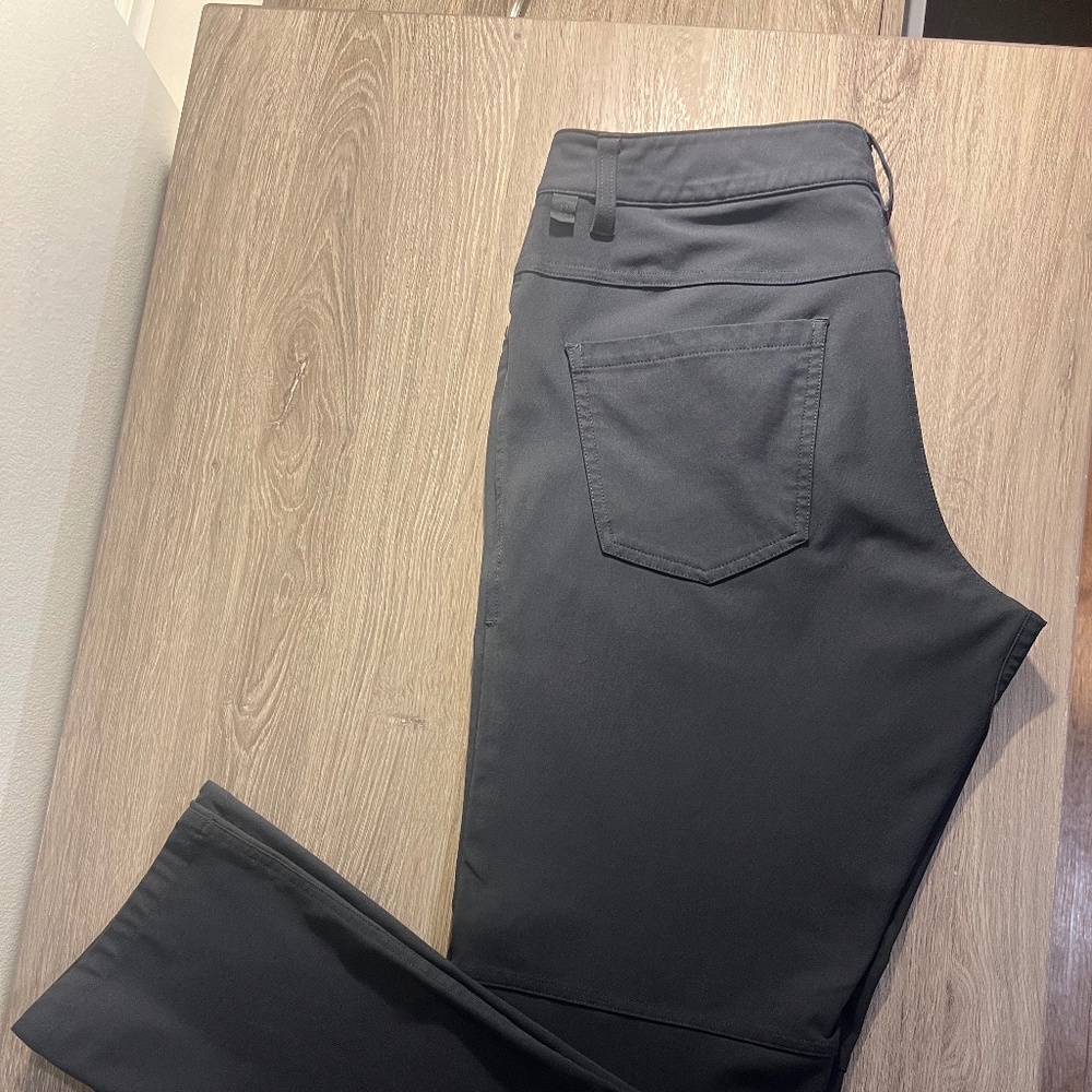 Lululemon ABC Classic-Fit 5 Pocket Pant Warpstreme -  Obsidian - Size 30
